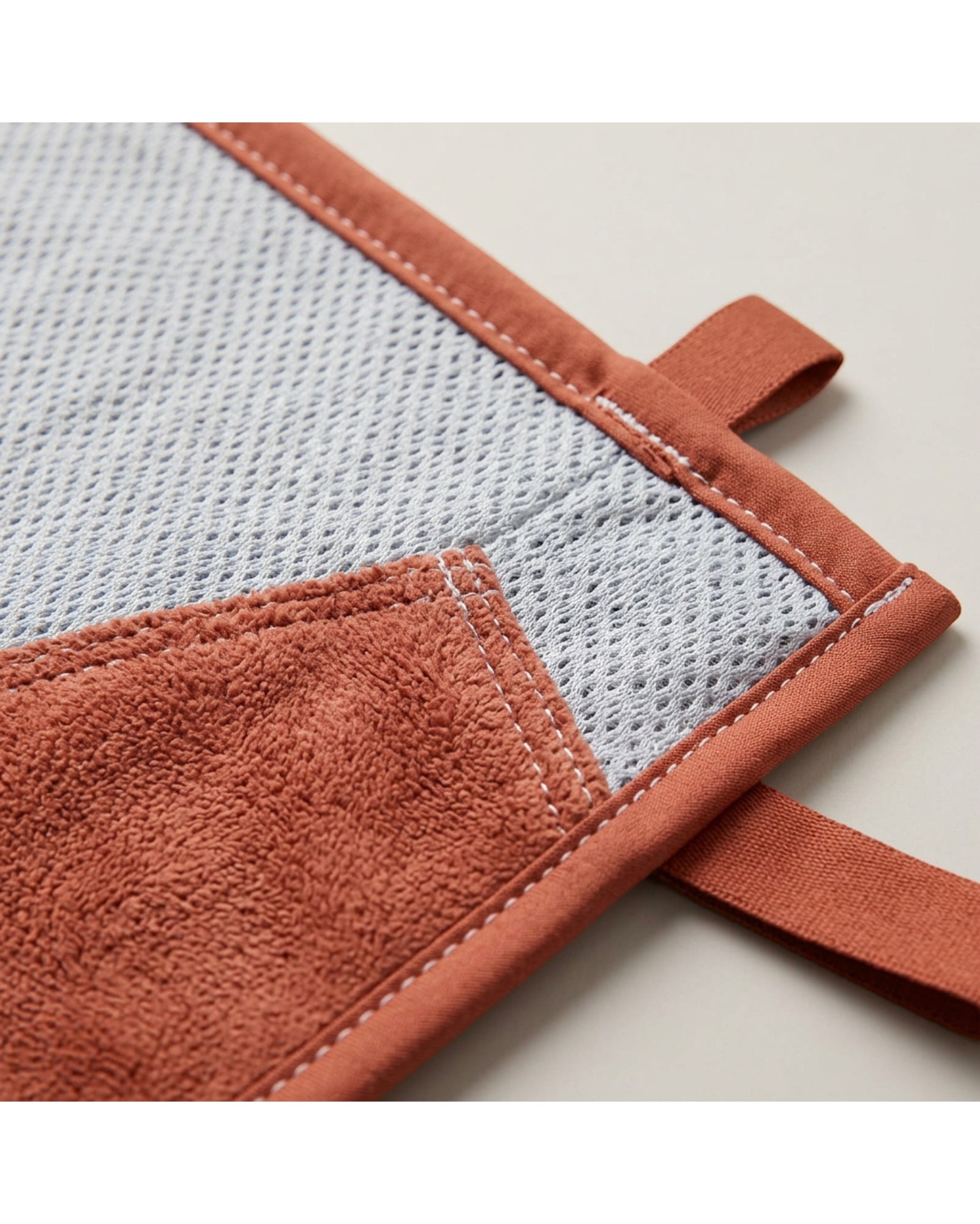 Xmkpf Dual-End Neck Training Towel with Center Mesh Panel 108 x 22 cm Terracotta Gray - Detail view
